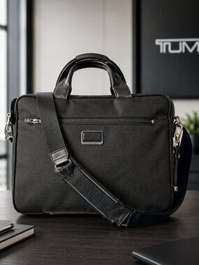 Tumi Arrive Sawyer Briefcase Black Business Bag Travel